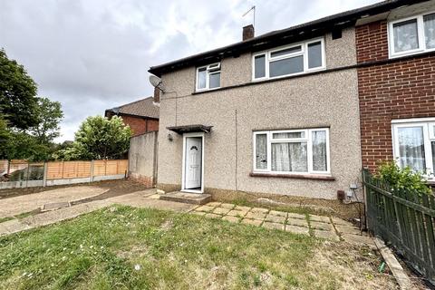 Fairchildes Avenue, New Addington, Croydon