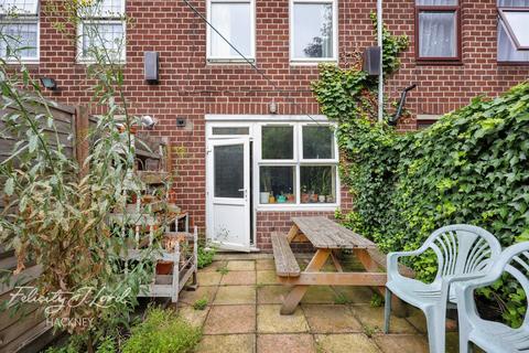 3 bedroom terraced house for sale, Carlisle Walk, LONDON