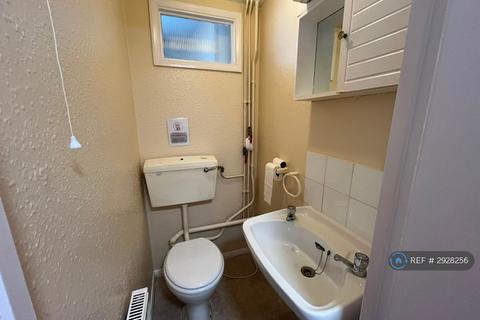 Studio to rent, Tonbridge Road, Maidstone, ME16