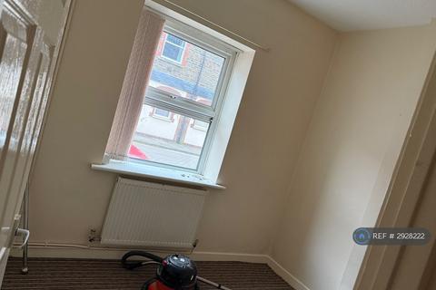 1 bedroom flat to rent, Senghenydd, Caerphilly, CF83