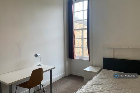 4 bedroom flat to rent, Otago St, Glasgow, G12