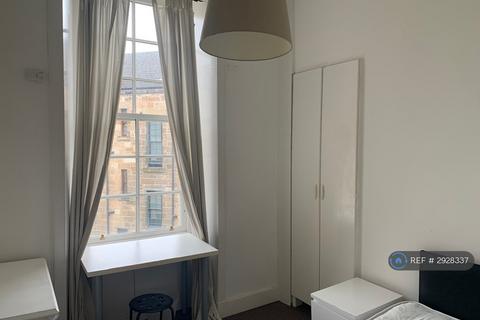 4 bedroom flat to rent, Otago St, Glasgow, G12