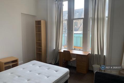 4 bedroom flat to rent, Otago St, Glasgow, G12