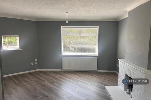 2 bed bungalow for rent in Langdon Hills, Basildon, SS16