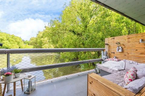 2 bedroom flat for sale, Lake Shore Drive, Bristol, Somerset, BS13