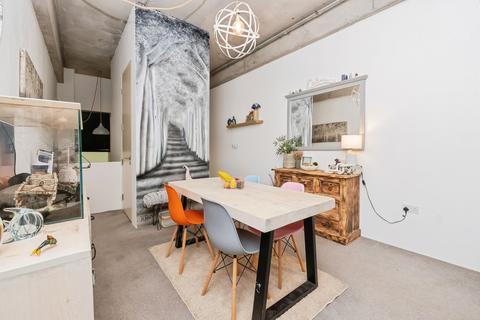 2 bedroom flat for sale, Lake Shore Drive, Bristol, Somerset, BS13