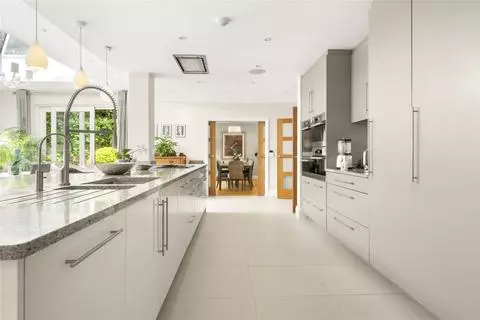 6 bedroom detached house for sale – pohled 4