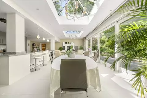 6 bedroom detached house for sale – pohled 5