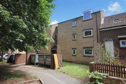 Flat - Crickley Crescent, Northampton