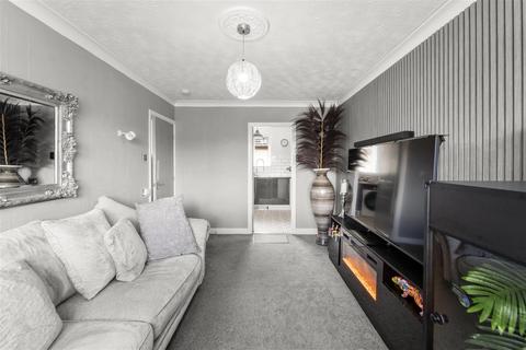 2 bedroom apartment for sale, Montague Road, Sale