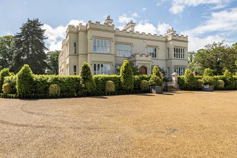 2 bedroom flat for sale, Westcott Road, Dorking, RH4