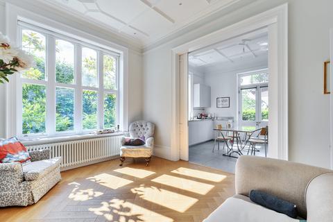 2 bedroom flat for sale, Westcott Road, Dorking, RH4