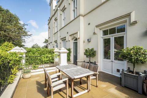 2 bedroom flat for sale, Westcott Road, Dorking, RH4