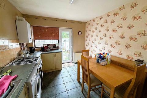 3 bedroom semi-detached house for sale, Turpington Lane, Bromley