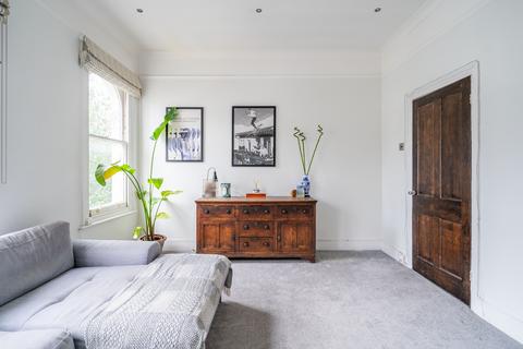 2 bedroom flat for sale, Plato Road, London, SW2