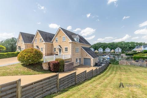 4 bedroom house for sale, Waters Edge, Wansford