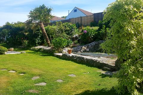3 bedroom bungalow to rent, Newlyn, Penzance, TR18
