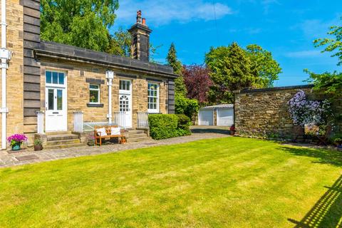 Flat - St. Helens Lane, Leeds, West Yorkshire, LS16