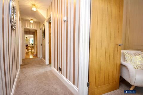 3 bedroom chalet for sale, Queens Gardens, Cranham, Upminster, RM14