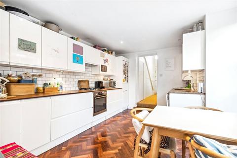 2 bedroom flat to rent, Paulet Road, London SE5