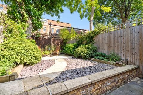 2 bedroom flat to rent, Paulet Road, London SE5