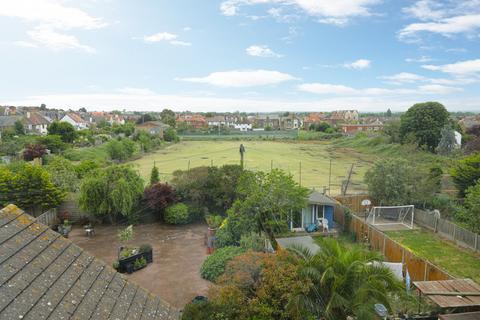 1 bedroom flat for sale, Beltinge Road, Herne Bay, Kent, CT6