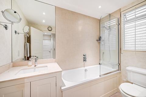 1 bedroom flat for sale, Sloane Court East, London SW3