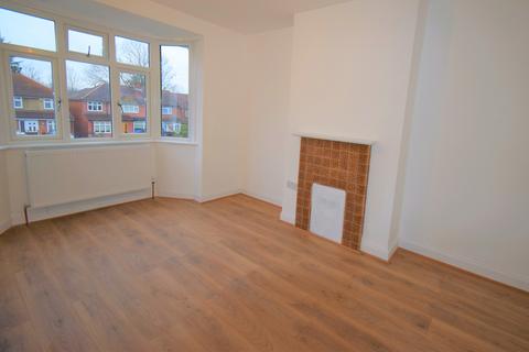 3 bedroom semi-detached house to rent, Eastcote Lane, Harrow HA2