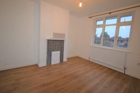 3 bedroom semi-detached house to rent, Eastcote Lane, Harrow HA2