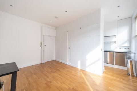 Studio to rent, Randolph Avenue, Maida Vale, London, W9