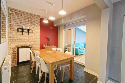 3 bedroom semi-detached house for sale, Aylestone Road, Leicester, LE2
