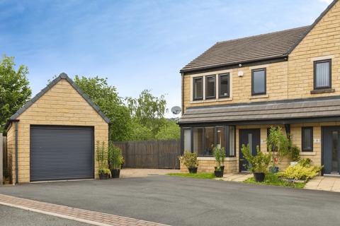 3 bedroom semi-detached house for sale, Mill Rise, Huddersfield, HD4