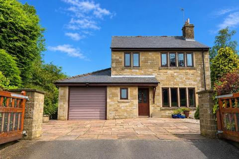 3 bedroom detached house to rent, Haslingden Old Road, Rawtenstall, BB4