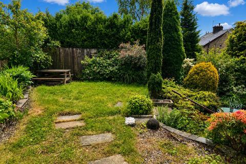 3 bedroom detached house to rent, Haslingden Old Road, Rawtenstall, BB4