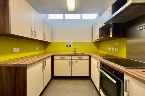 5 bedroom house of multiple occupation to rent, Meadowcourt Road, Leicester