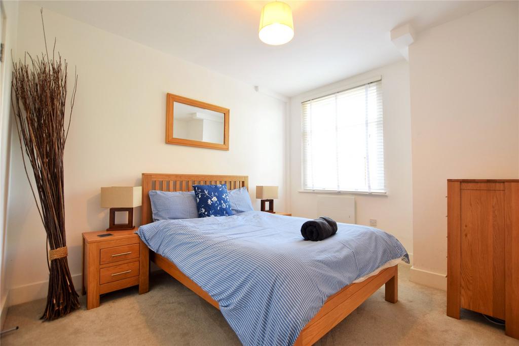 Apartment in Reading - View 3