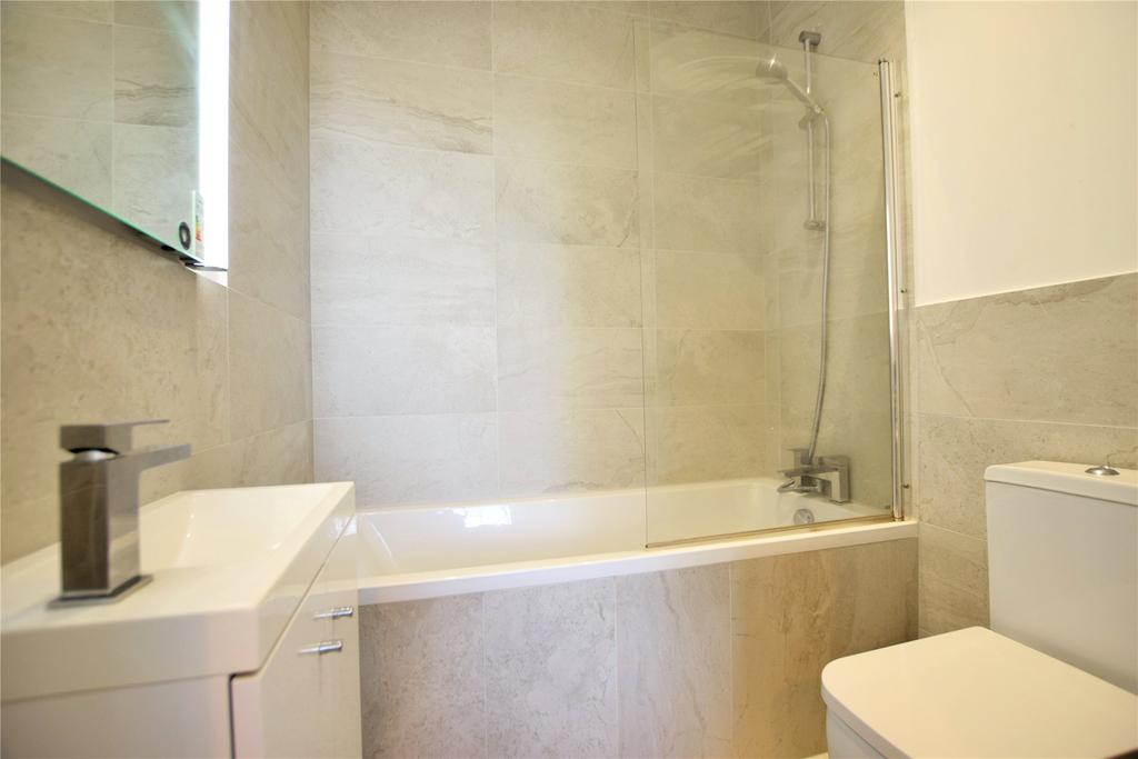 Apartment in Reading - View 4