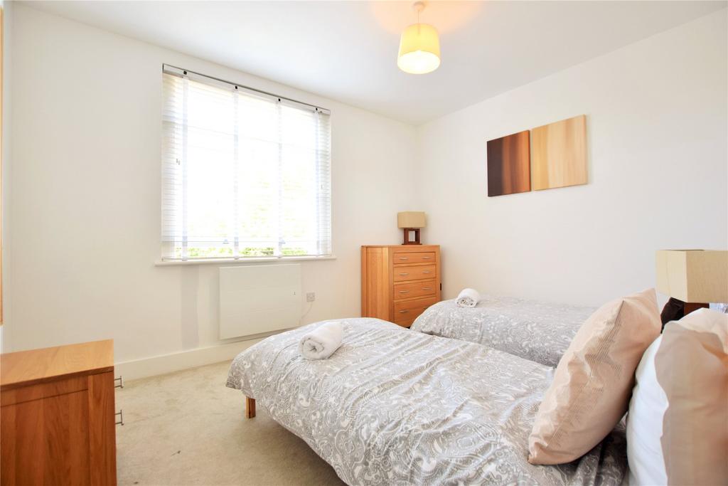 Apartment in Reading - View 5