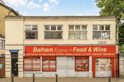 Studio to rent, Station Parade, London SW12