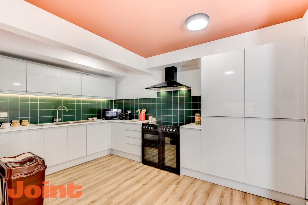 1 bedroom in a house share to rent