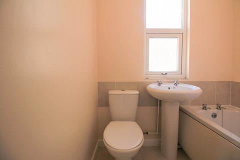 Semi detached house to rent, Newly Decorated Studio Apartment To Let – Walliscote Road South, Weston-super-Mare