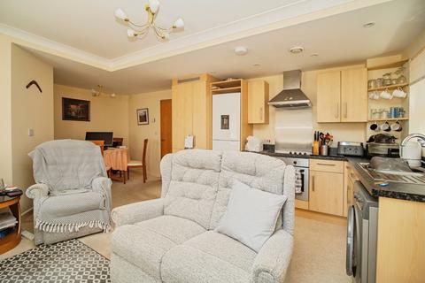 2 bedroom flat for sale, Kirtleton Avenue, Weymouth