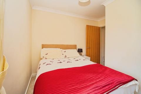 2 bedroom flat for sale, Kirtleton Avenue, Weymouth