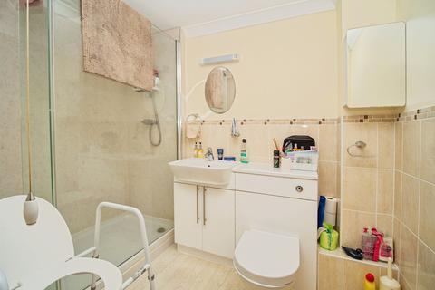 2 bedroom flat for sale, Kirtleton Avenue, Weymouth