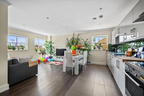 2 bedroom flat for sale, Brampton Road, Bexleyheath, DA7