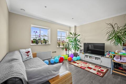 2 bedroom flat for sale, Brampton Road, Bexleyheath, DA7