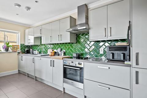 2 bedroom flat for sale, Brampton Road, Bexleyheath, DA7
