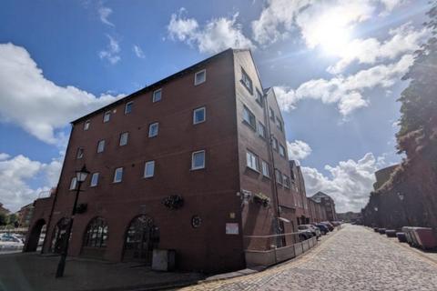 2 bedroom flat to rent, Squire Court, Marina, Swansea. SA1 3XB