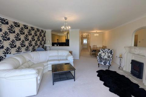 2 bedroom flat to rent, Squire Court, Marina, Swansea. SA1 3XB