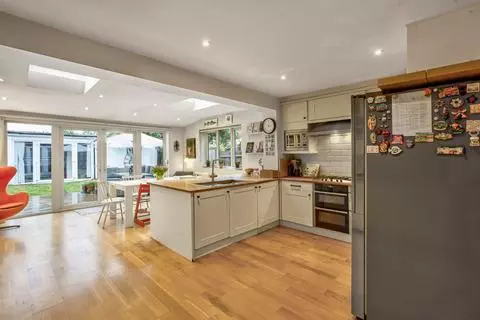 House in London, London Borough of Richmond upon Thames - View 4